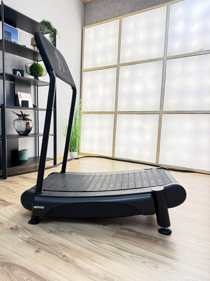 Walkolution 2 (Model Year 2025), Black Sidepanels, Standard Surface + Lean Stool Attachment