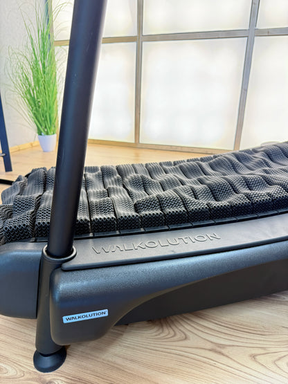 Walkolution 2 (Model Year 2025), Black Edition, TheraFloor TrueTerrain (3D), Lean Stool Attachment